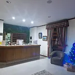 Peninsular Hotel 3*