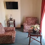 Peninsular Hotel 3*