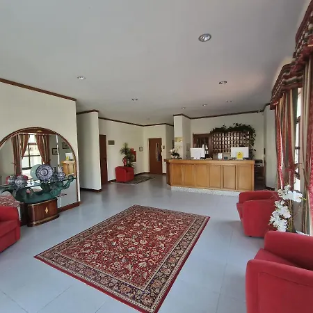 Peninsular Hotel 3*