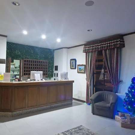 Peninsular Hotel 3*